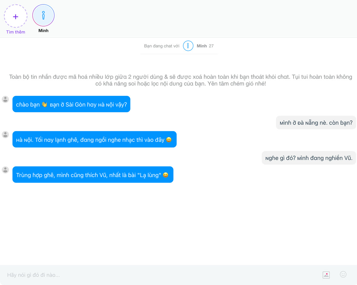 A conversation on Người Lạ Ơi on a computer